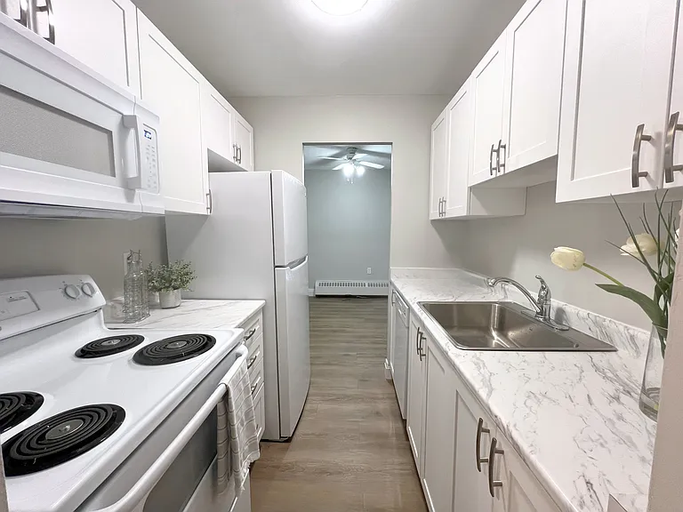 80 Speedvale Ave W — Photo 9