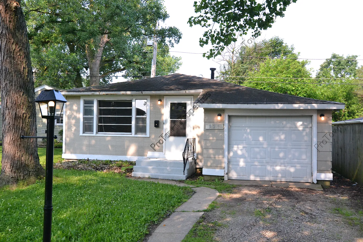 329 White Ave photo 1