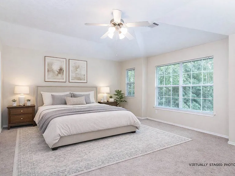 207 N Burberry Park Cir — Photo 2