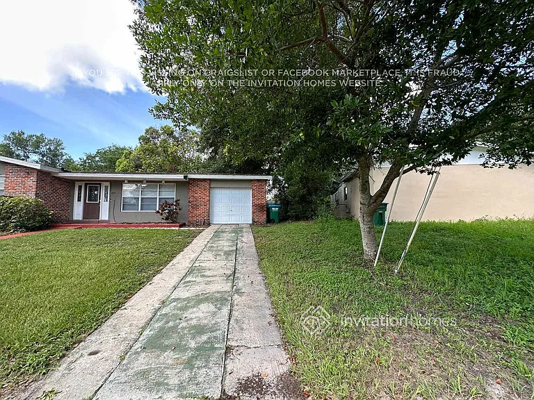 1324 W Hartley Cir — Photo 2