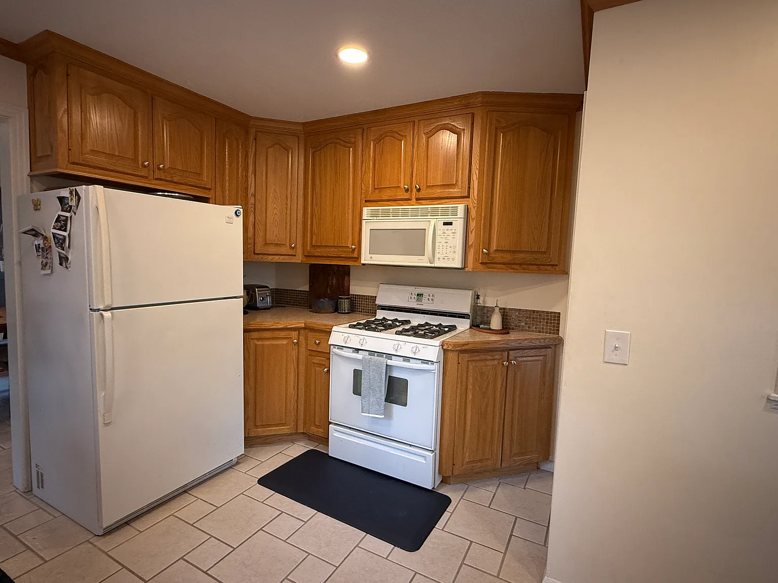 3 bed, 1326 sqft, $1,900 — Photo 3