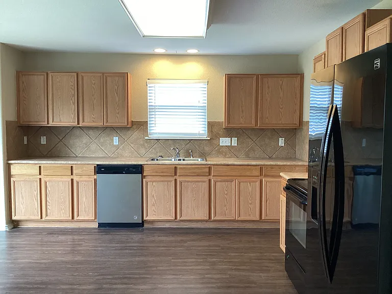 113 Hays Forest Cv — Photo 3
