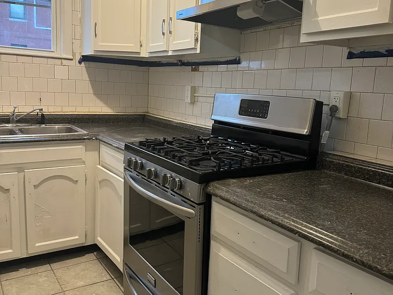 39 Opper St #1 — Photo 9
