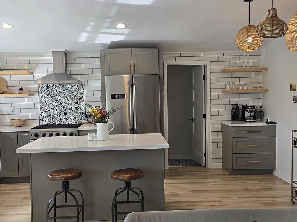 1st image of 2779 Amulet St