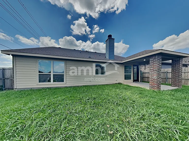 1000 Churchill Dr — Photo 18