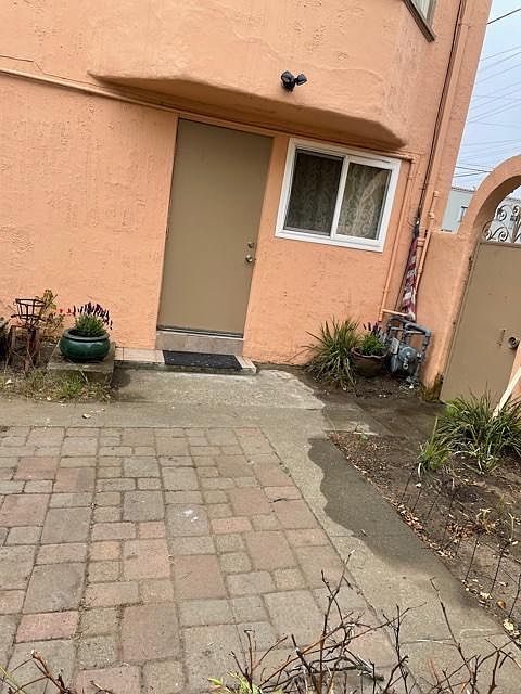 1st image of 3045 Cabrillo St
