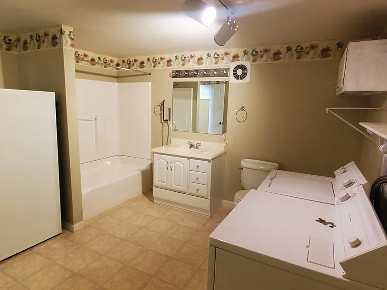 9402 Gulf Park Dr — Photo 10