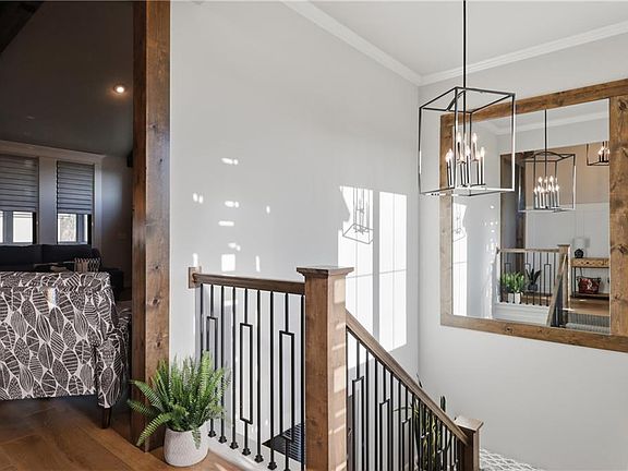 4th image of 1405 NW Aspen Cir