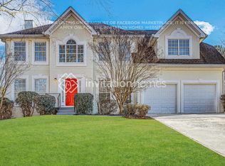 5560 Grove Place Xing SW, Lilburn, GA 30047