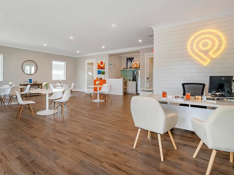 The Pointe Grand Apartment Homes — Photo 16