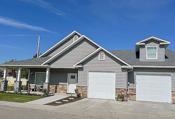 2nd image of 131 Charles Pl