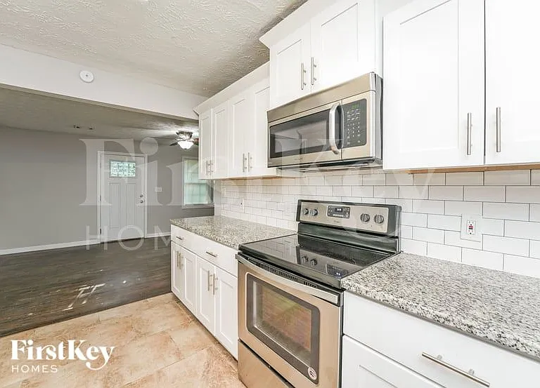 2690 Joyce Ave — Photo 5