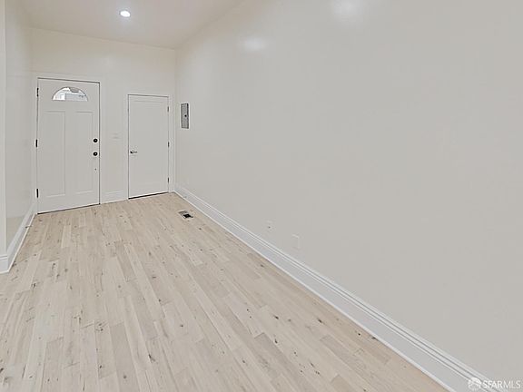 4th image of 1637 Golden Gate Ave #A