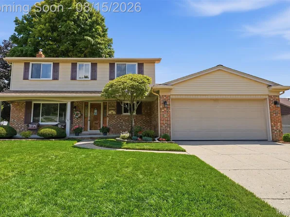 18656 Gill Rd, Livonia, MI 48152