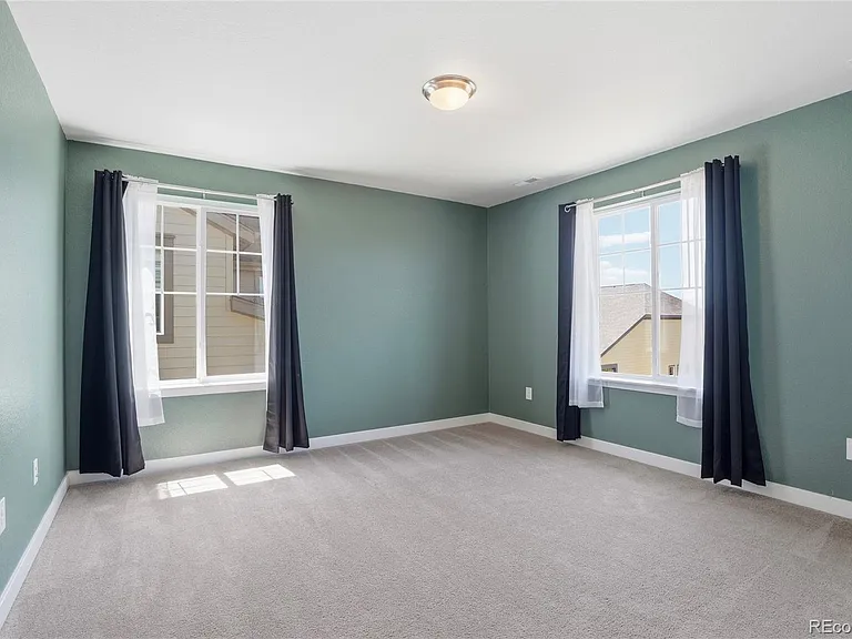901 Sandstone Cir — Photo 24
