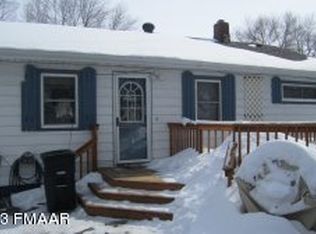 1009 20th St S, Fargo, ND 58103