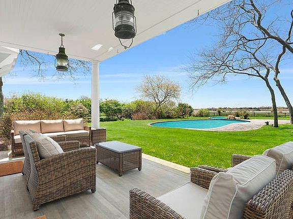 5th image of 60 Beach Ln