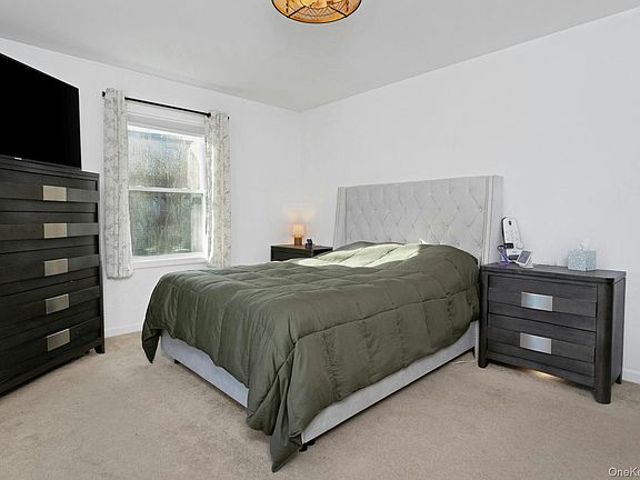 3rd image of 34 Ashburton Road