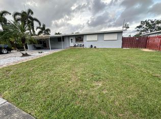 336 Ponte Vedra Rd, Palm Springs, FL 33461