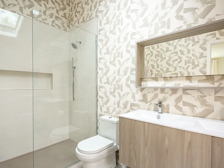 15 Jonathan Dr — Photo 11