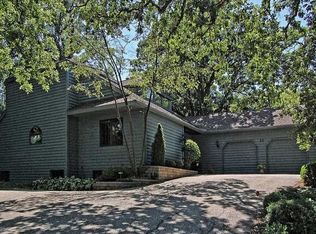 11 Elm St, Hawthorn Woods, IL 60047