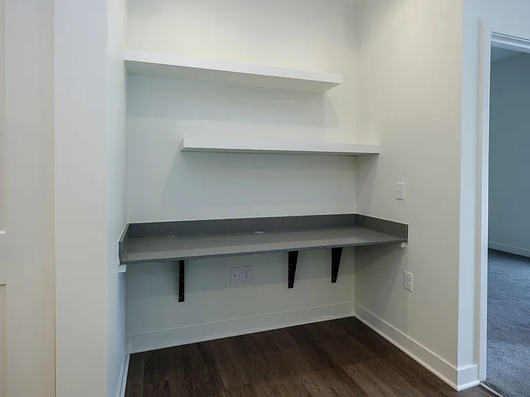 Rivers Edge Apartments — Photo 8