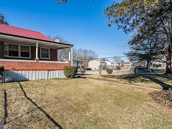 5th image of 443 Garfield Ave