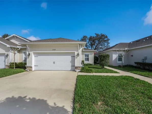 1528 Highland Park Dr, Largo, FL 33770