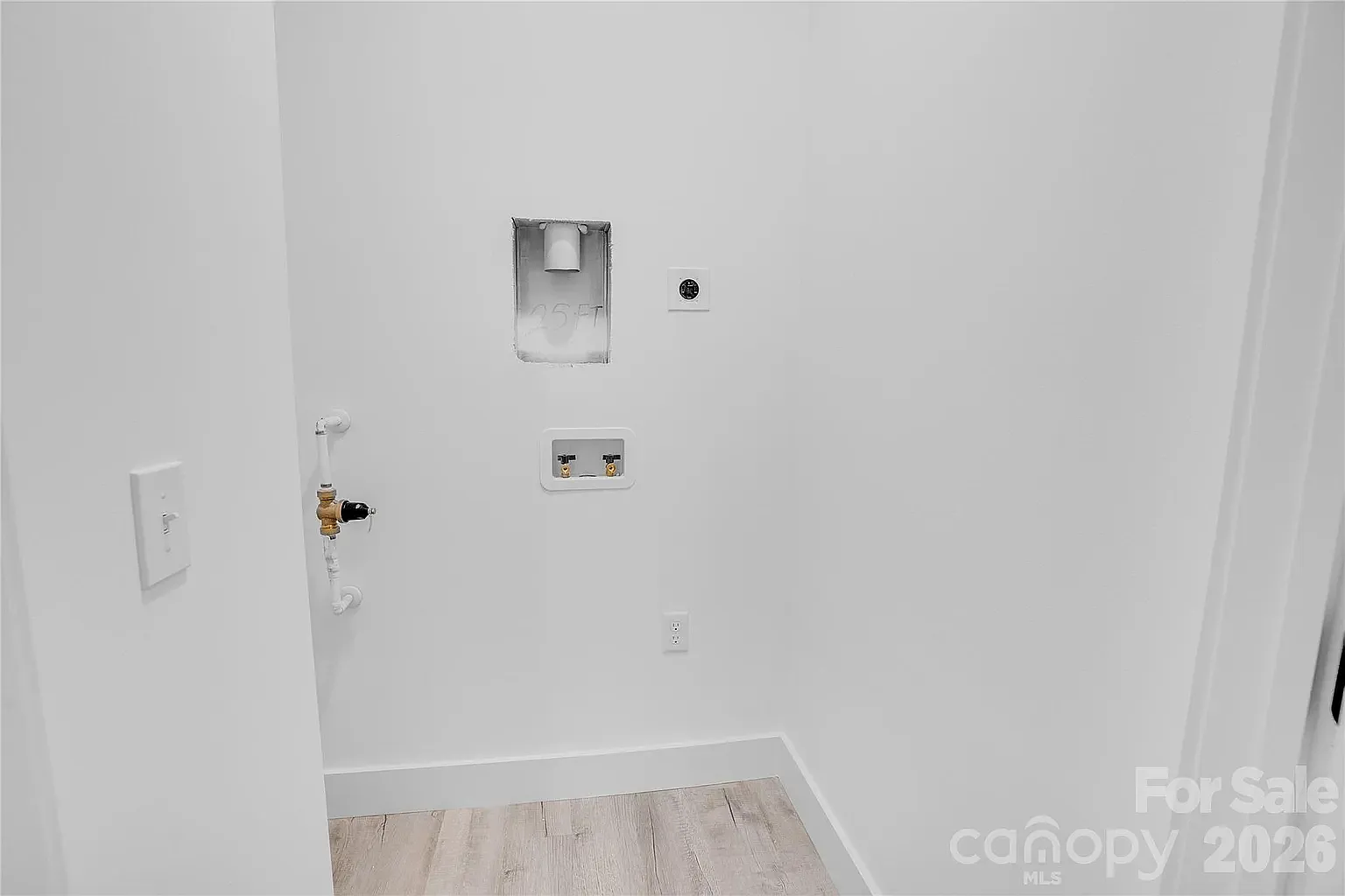 2 bed, 1100 sqft, $1,700 — Photo 4