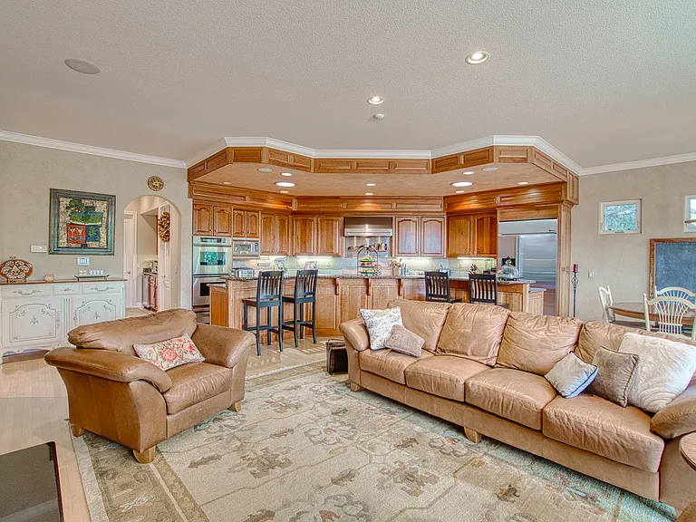 2703 Brush Creek Rd — Photo 13
