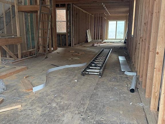 2nd image of 2713 Pratt St