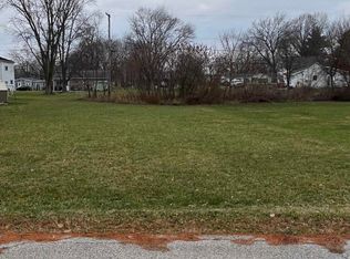 N Morgan St, Mentone, IN 46539