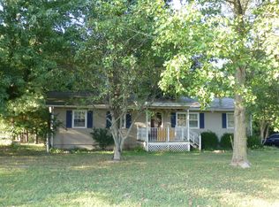 665 Fisher Rd, Paducah, KY 42001