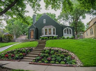 220 E Winthrope Rd, Kansas City, MO 64113