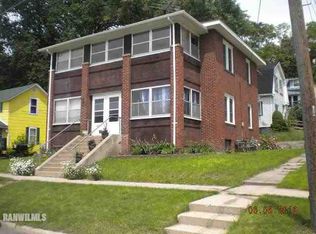 804 3rd St, Savanna, IL 61074