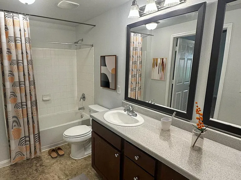 320 S Stewart Blvd — Photo 31