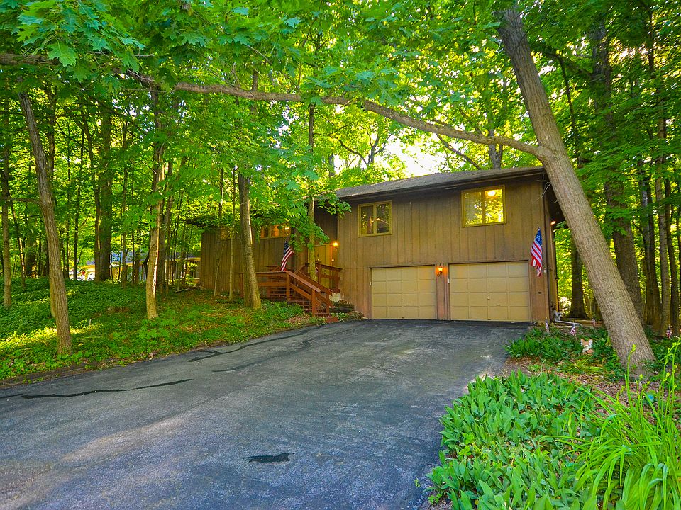 1st image of 30 Braeburn Dr