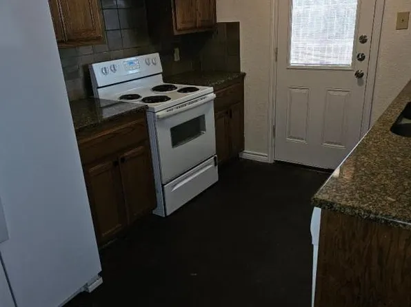 100 Surrey Ln #A, Gatesville, TX 76528