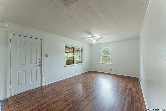 7126 Westlyn Dr — Photo 2