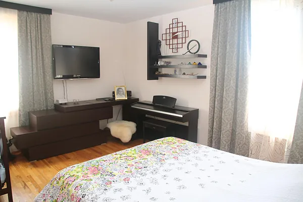 Sold by Fillmore | media 4