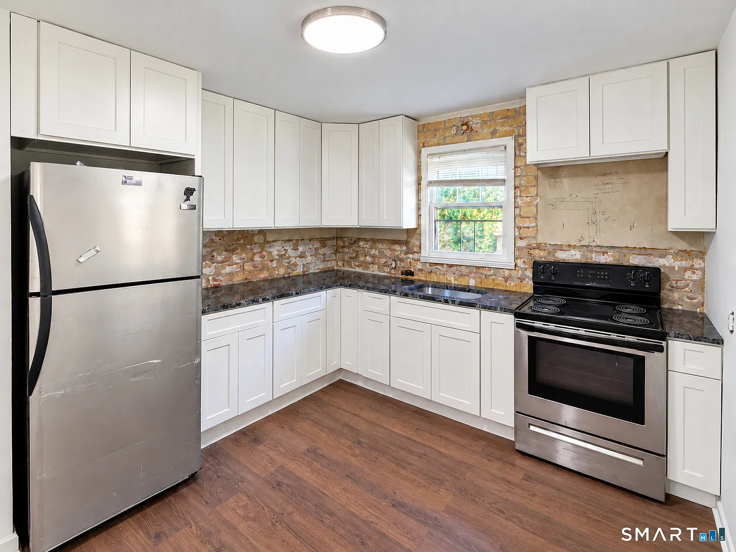 4 bed, 1.0 bath, 1266 sqft, $2,500 — Photo 2