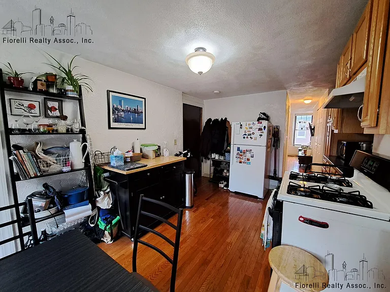 165 Endicott St #4 — Photo 6