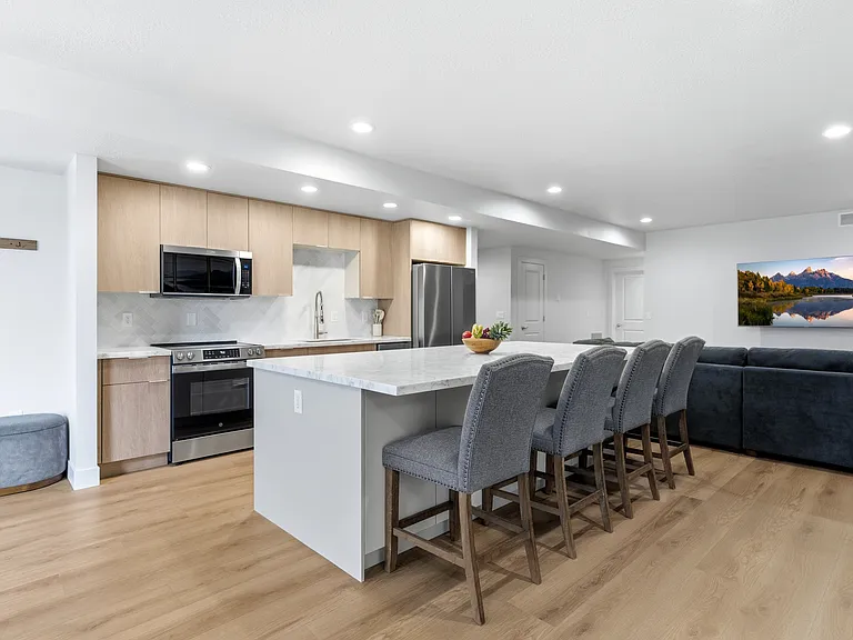 Lower Level Island & Kitchen