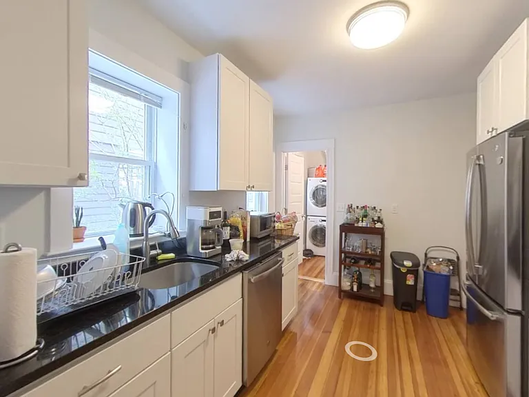 17-19 Ashland St #1 — Photo 3