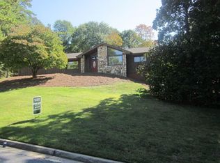 9425 River Lake Dr, Roswell, GA 30075