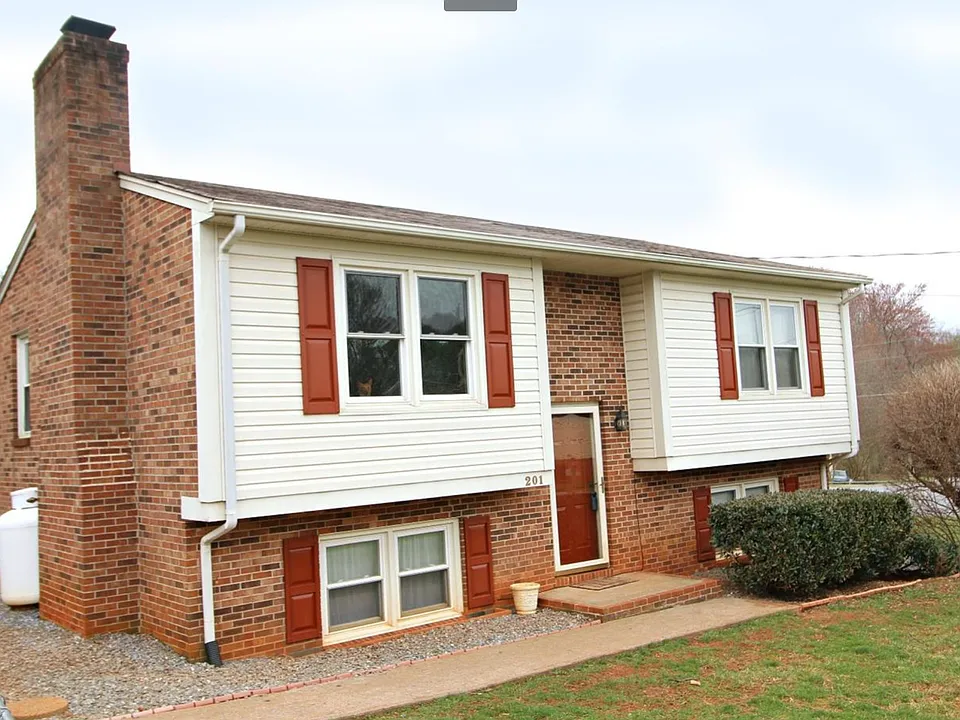 201 Rolling Ridge Dr