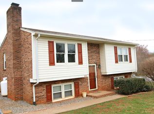 201 Rolling Ridge Dr, Forest, VA 24551