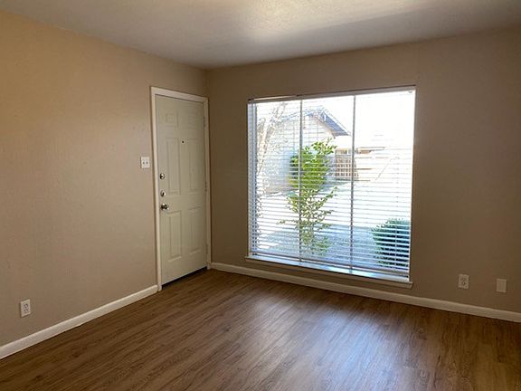 2nd image of 3001 W Ohio Ave