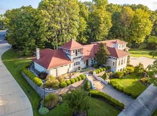 1030 Barberry Ln, Saint Louis, MO 63122