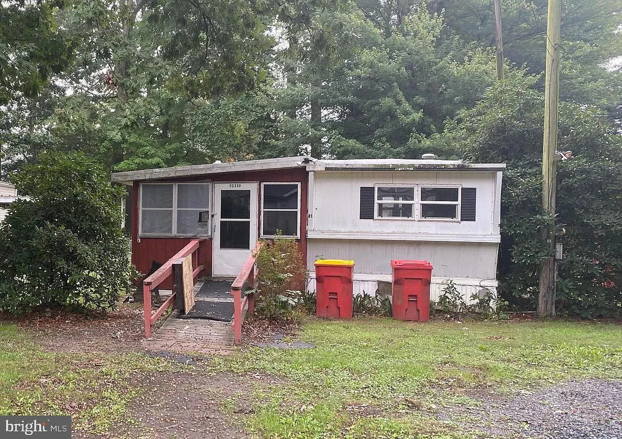 32110 Steele Dr photo 1